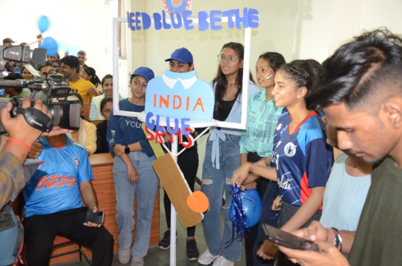 SRMS IBS had the privilege to get recognised for its ‘Campaign Blue’ event – an initiative to extend support to the Indian Team